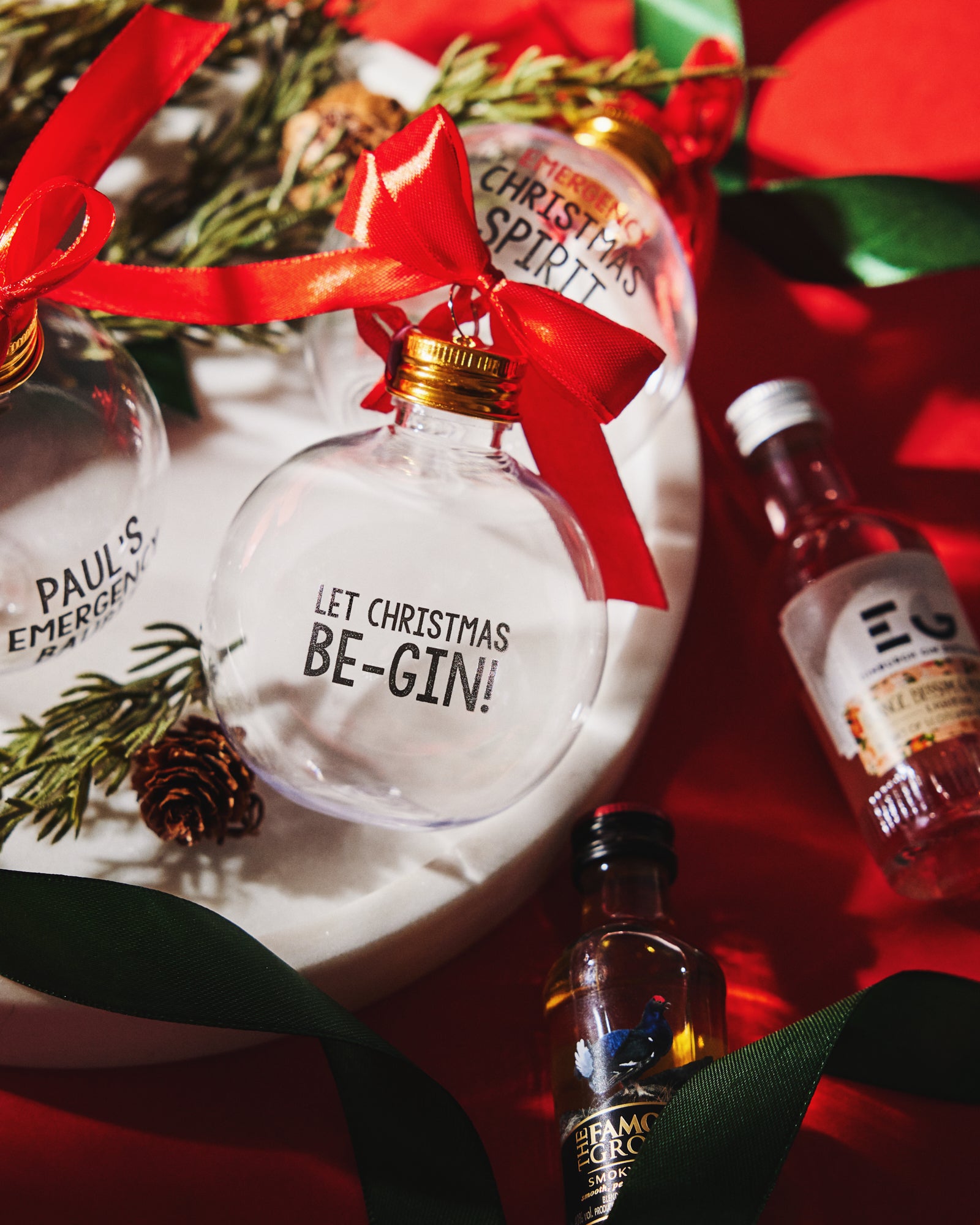 Let Christmas Be-Gin Bauble – Funny Fillable Gin Gift