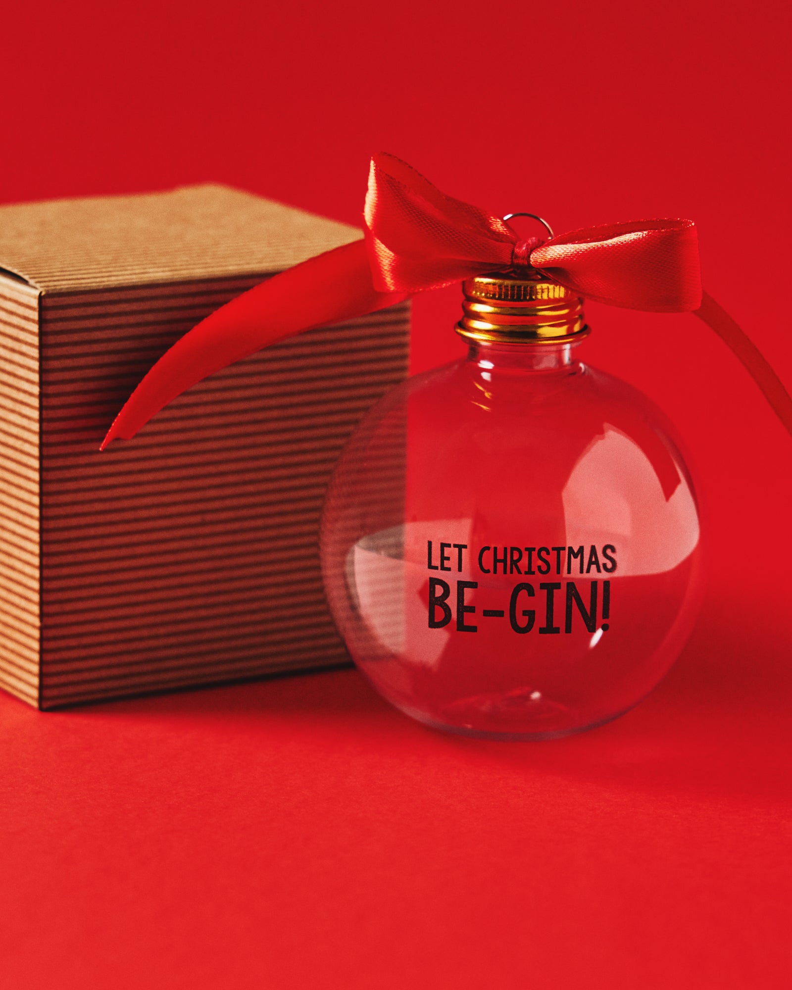 Let Christmas Be-Gin Bauble – Funny Fillable Gin Gift