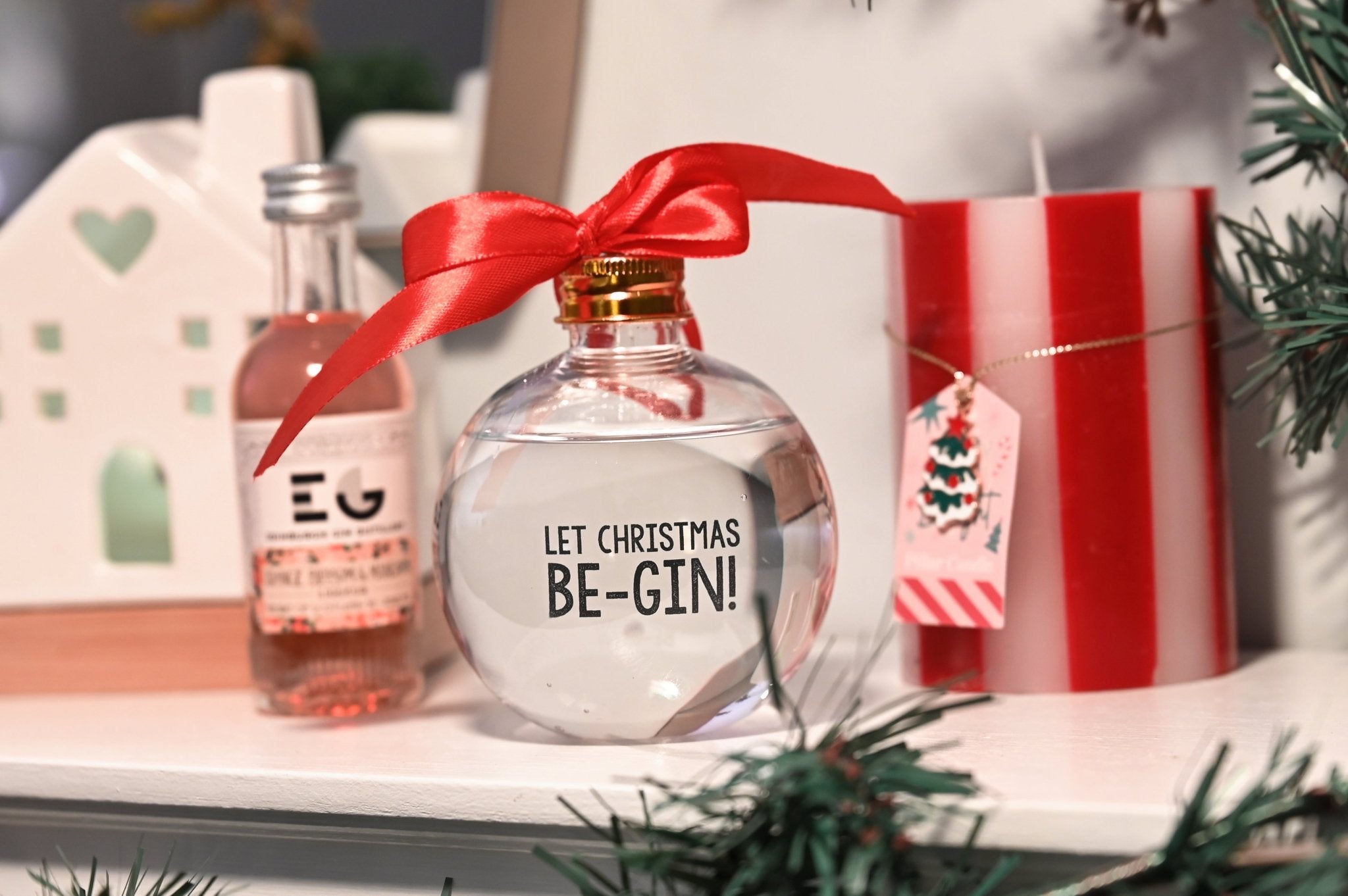 Let Christmas Be-Gin Bauble – Funny Fillable Gin Gift
