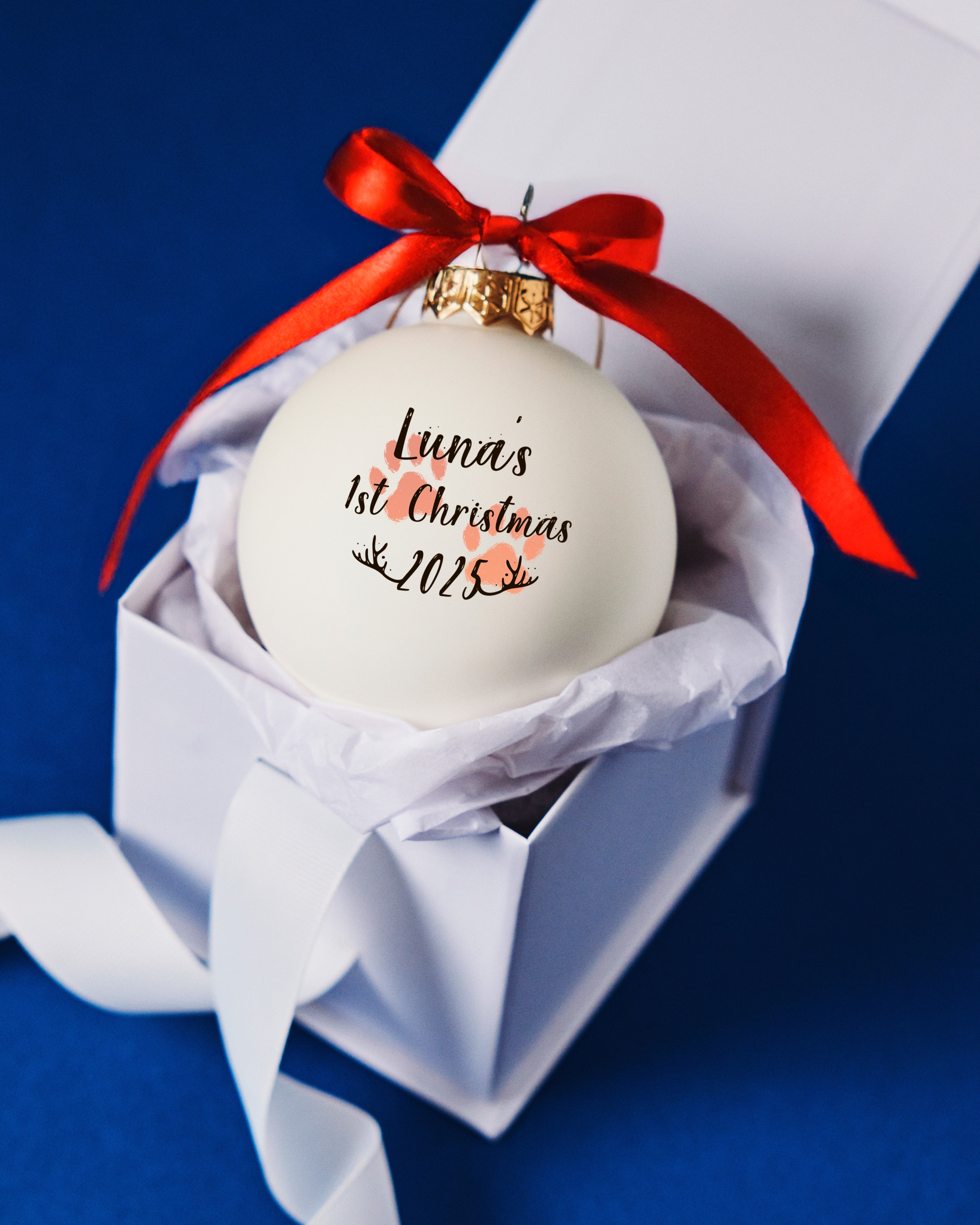Luxury gift box with personalised dog or cat Christmas bauble – perfect pet lover keepsake